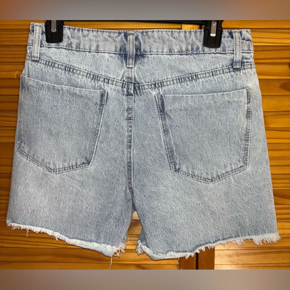 Floral Embroidered Light Blue Denim Shorts - Picture 5 of 5